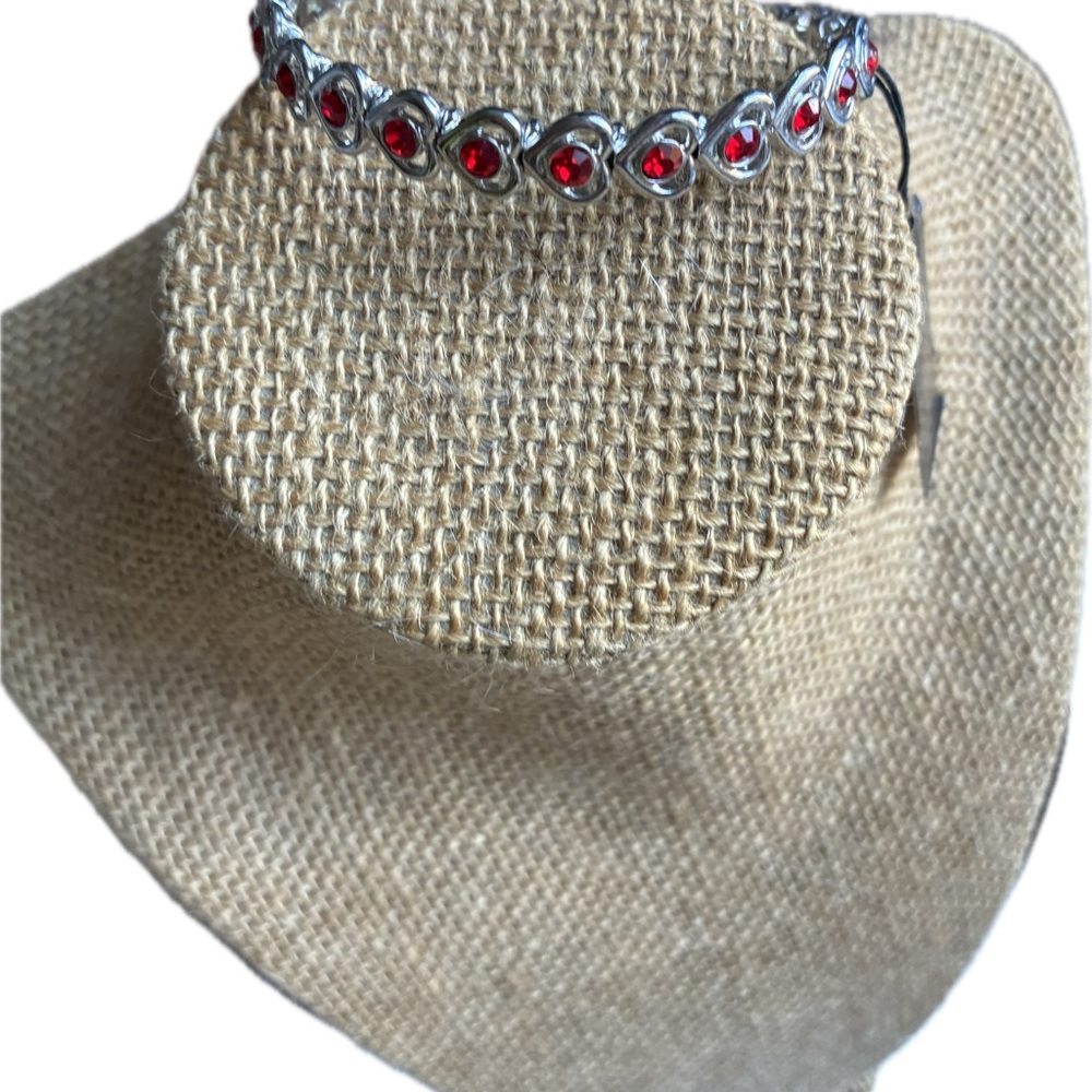 ❤️♥️ Cookie Lee Silver Tone Strech Bracelet with Genuine Red Crystals - Picture 4 of 8